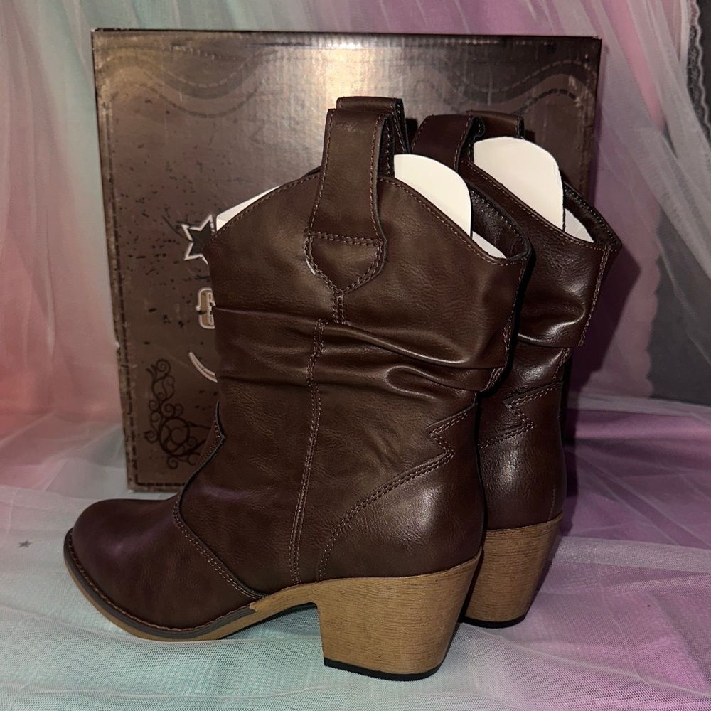 Canyon Trails Women's Brown Ankle Boots - Picture 6 of 9